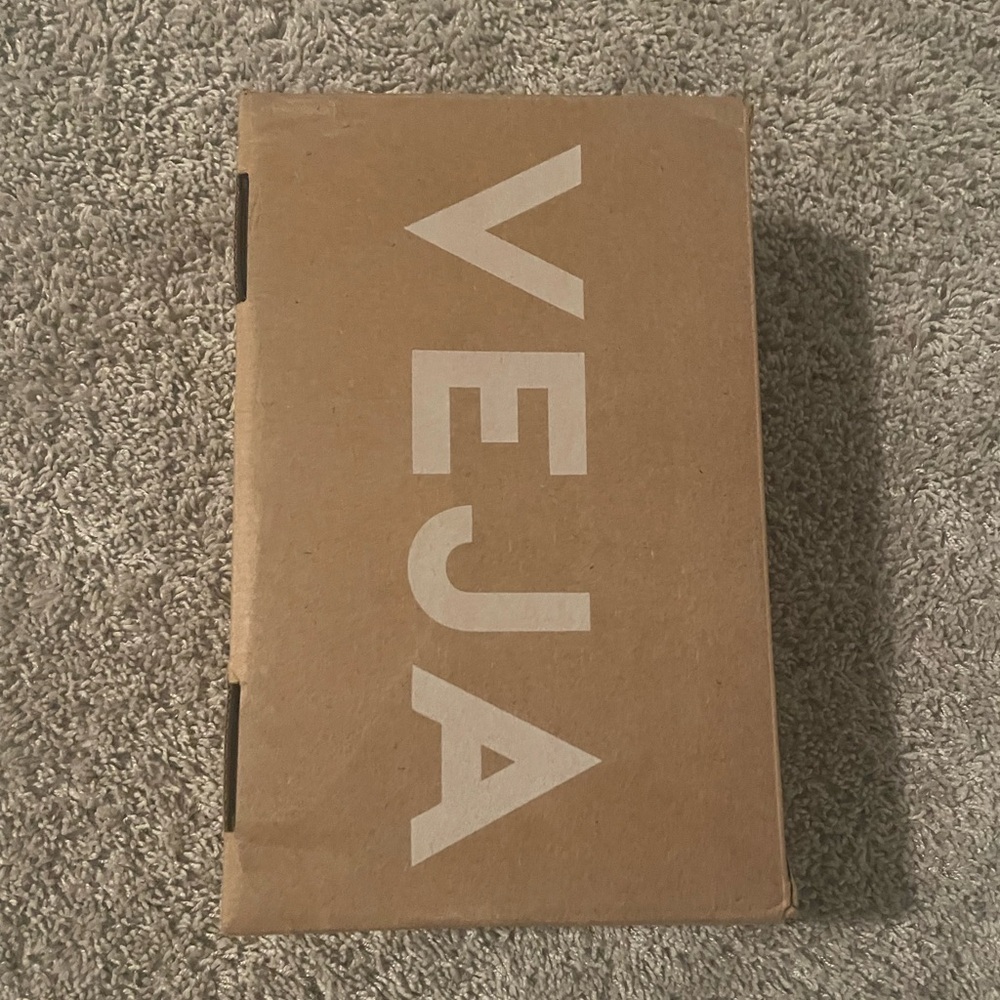 New Veja white and purple women’s size 10 shoes